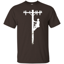 Gift-For-Lineman---Lineman-with-American-Flag-Shirt