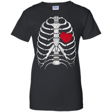 Halloween-Skeleton-Ribcage-With-Heart-Costume-T-Shirt